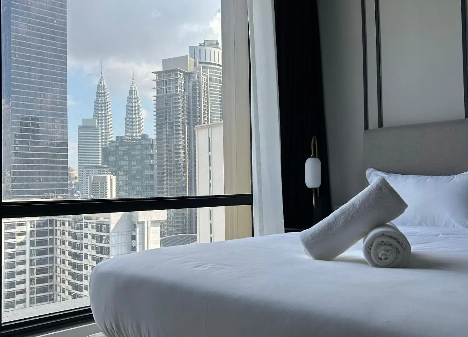 Aparthotel Axon Residence At Pavilion Klcc Kl Tower View By Kimiro Kuala Lumpur Ma­lay­sia